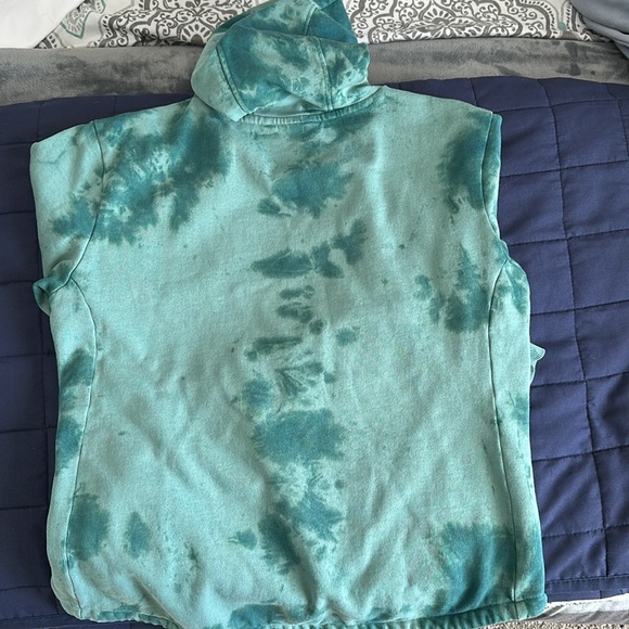 The North Face Sweatshirt - Picture 2 of 3